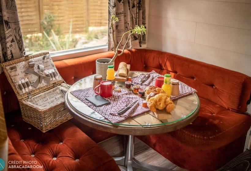 اتاق استاندارد, Interlude