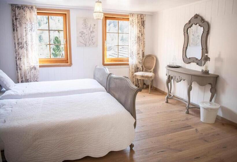 חדר דלוקס, Casa Pasch   Boutique Bed And Breakfast In Cumpadials