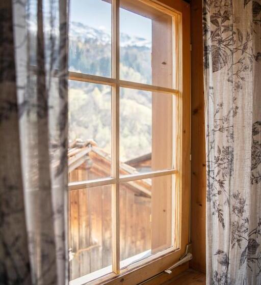 Номер Deluxe, Casa Pasch   Boutique Bed And Breakfast In Cumpadials