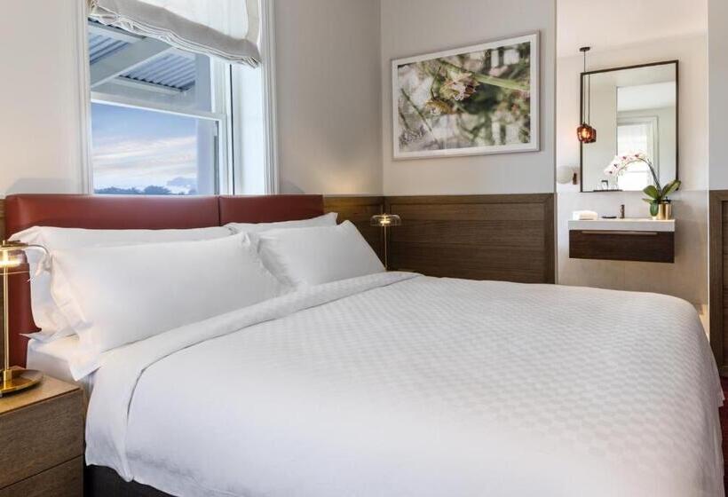 キングサイズベッドのスタンダードルーム, Intercontinental Sorrento Mornington Peninsula