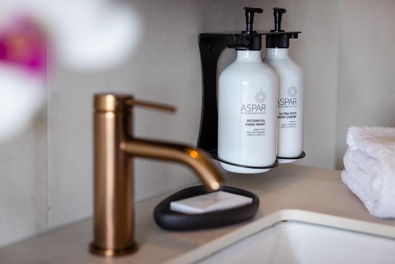 キングサイズベッドのスタンダードルーム, Intercontinental Sorrento Mornington Peninsula