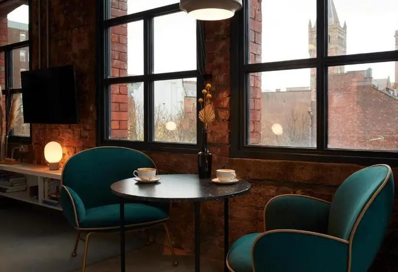 اتاق استاندارد با تخت بزرگ, Leven Manchester
