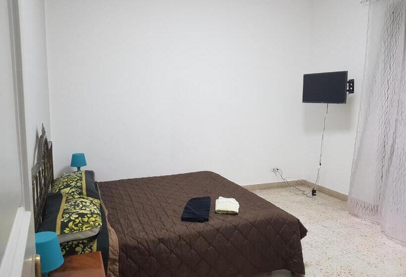 스탠다드 룸, Carlo Magno