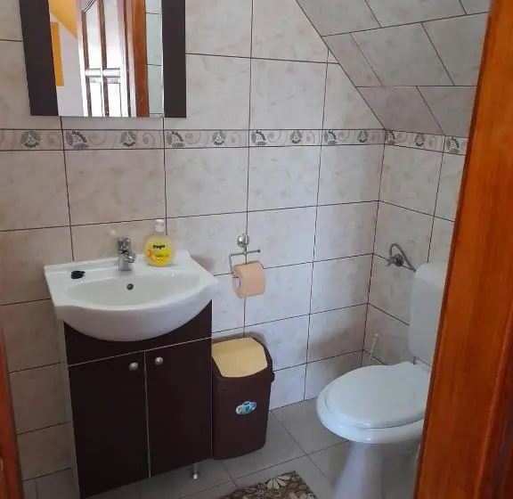 Pokój Trzyosobowy Standard z Balkonem, Casa Emy