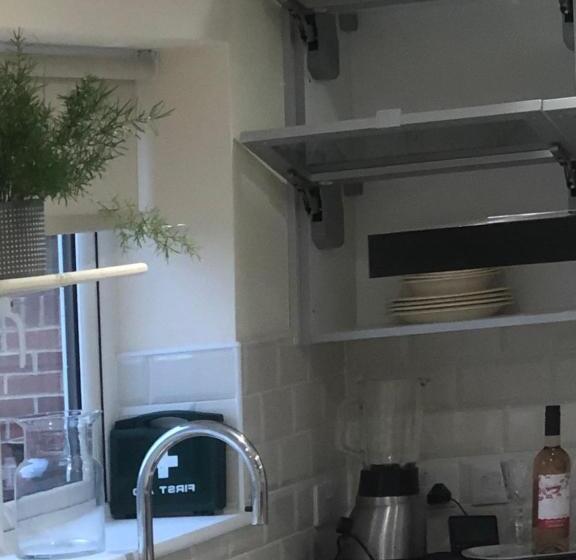 Standard Værelse, Cuterooms