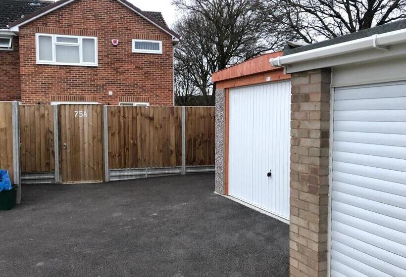 Deluxe Værelse, Cuterooms