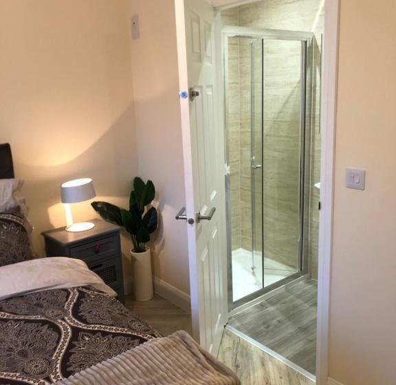 Deluxe Værelse, Cuterooms