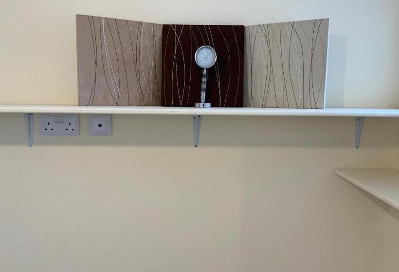 Deluxe Værelse, Cuterooms