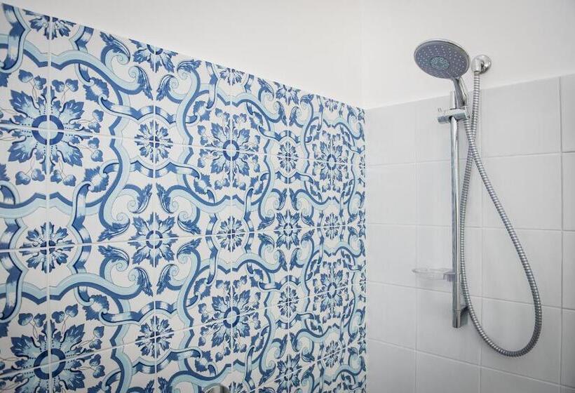 חדר סטנדרט לשלושה, B&b La Piazzetta