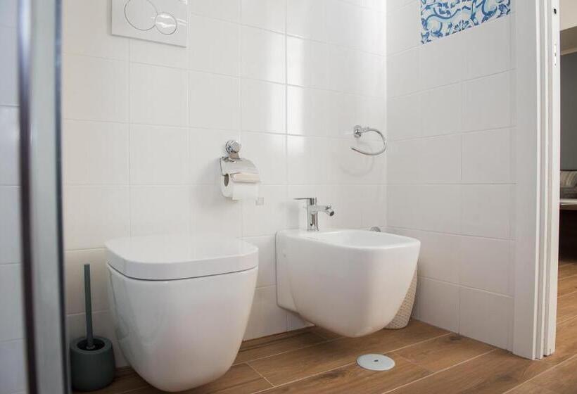 Quarto Triplo Estandar, B&b La Piazzetta