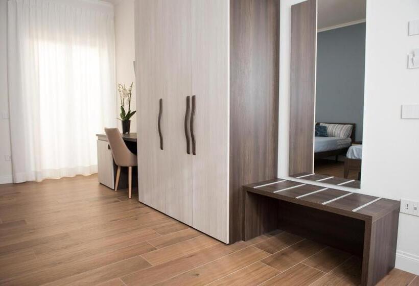 חדר סטנדרט לשלושה, B&b La Piazzetta