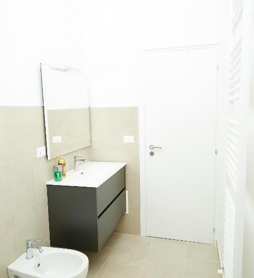 اتاق استاندارد با سرویس بهداشتی مشترک, Scirocco Guest House