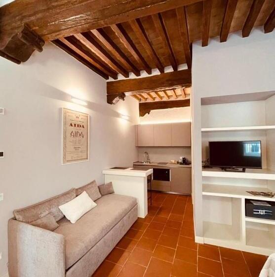 استودیوی لوکس, Palazzo Borgocolonne Apartments