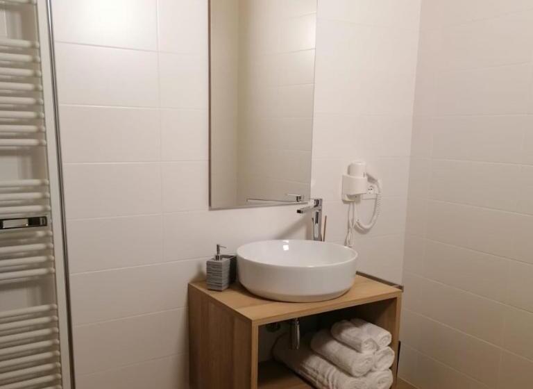 غرفة قياسية مزوَّدة بشُرفة, B&b Al Portico