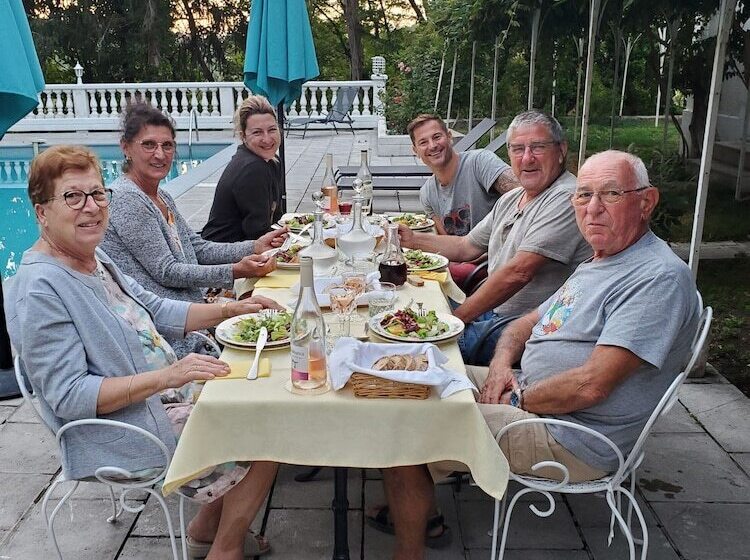 Люкс Повышенной Комфортности, Logis Vélès