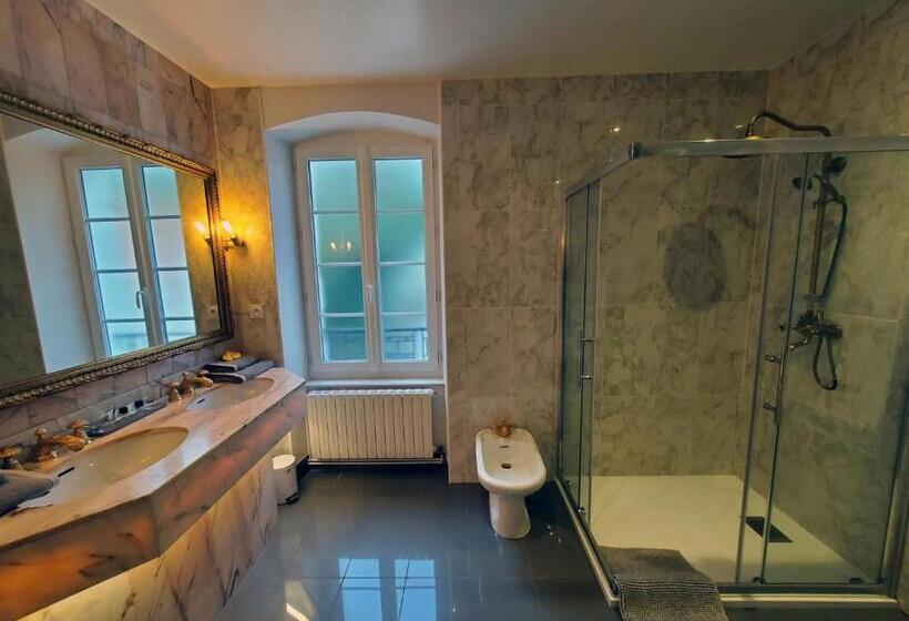 Люкс Повышенной Комфортности, Logis Vélès