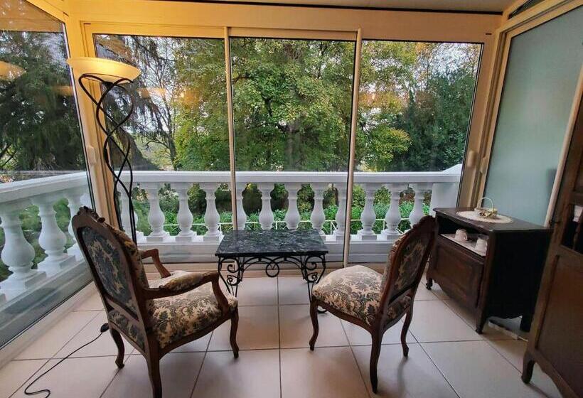 Люкс, Logis Vélès