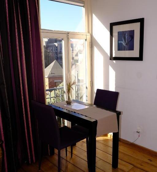 דירת חדר, Eelhouse Private Studio