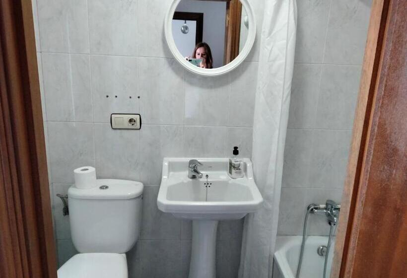 غرفة قياسية, A Casa De Lolita