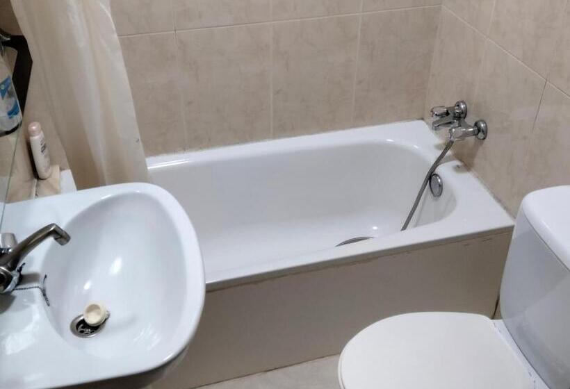 غرفة قياسية, A Casa De Lolita