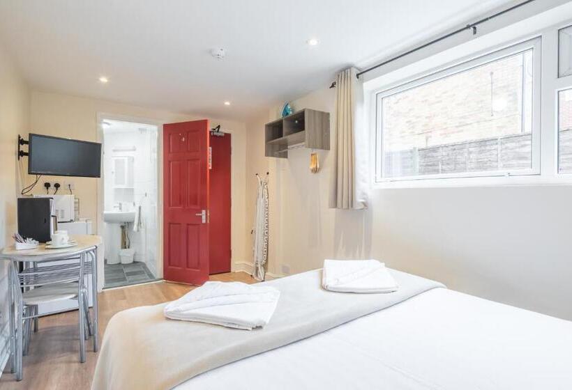 Quarto Economy, Rasa Sayang House   Self Check In Guesthouse