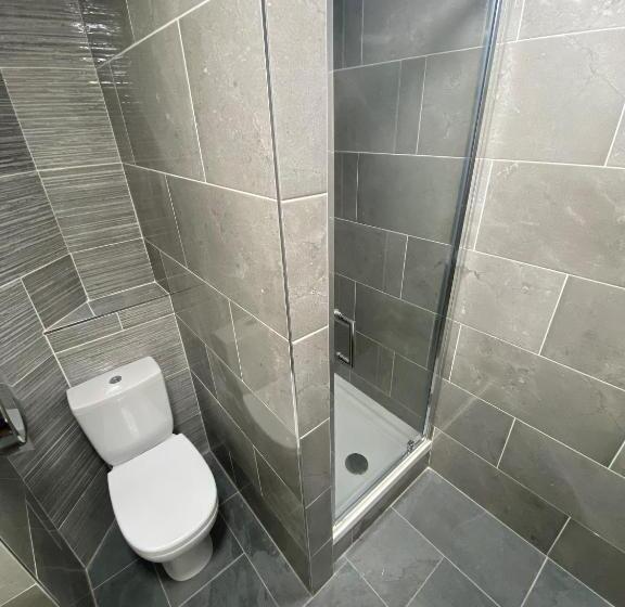 تختخواب در اتاق مشترک, Abigail S Hostel