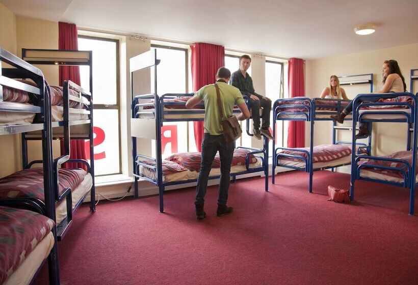 تختخواب در اتاق مشترک, Abigail S Hostel