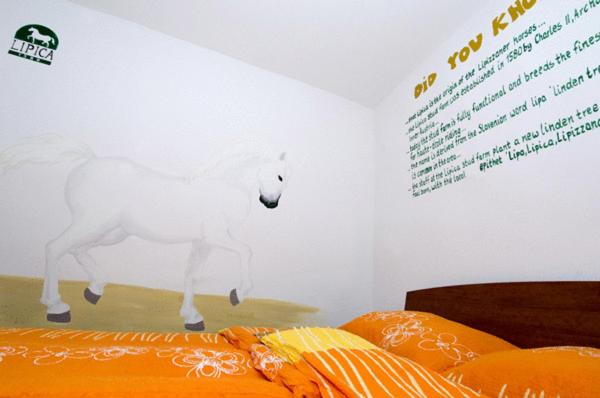 带共用浴室的标准房间, Alibi B11