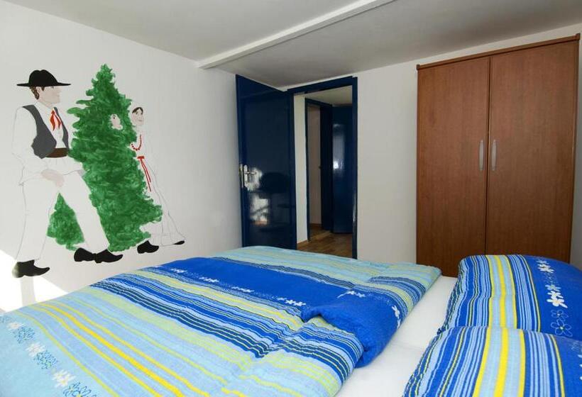 带共用浴室的标准房间, Alibi B11