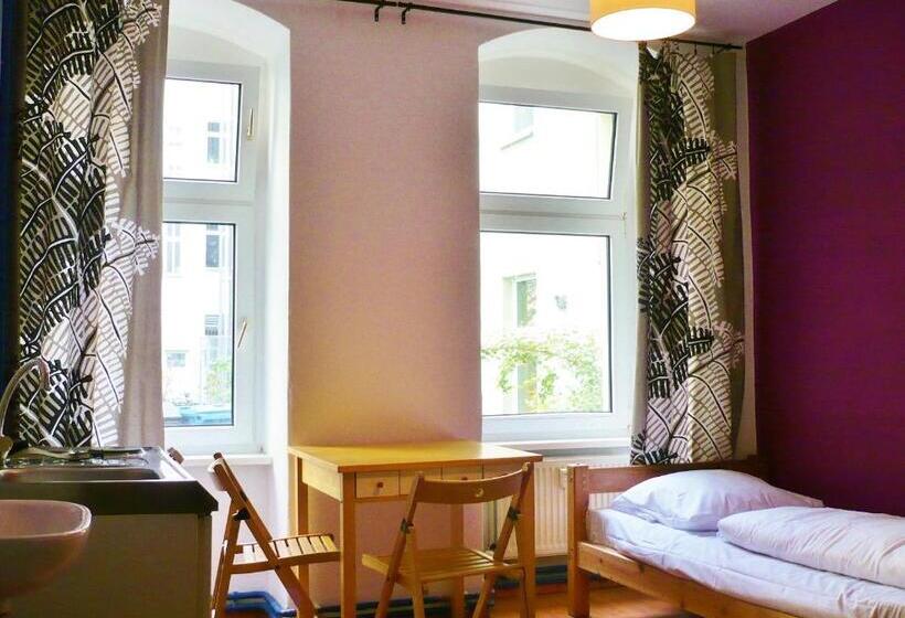 اتاق استاندارد با سرویس بهداشتی مشترک, Lette M Sleep Berlin