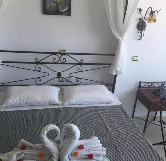 Triple Room Sea View, Anastasia Studios, Apartments & Suites