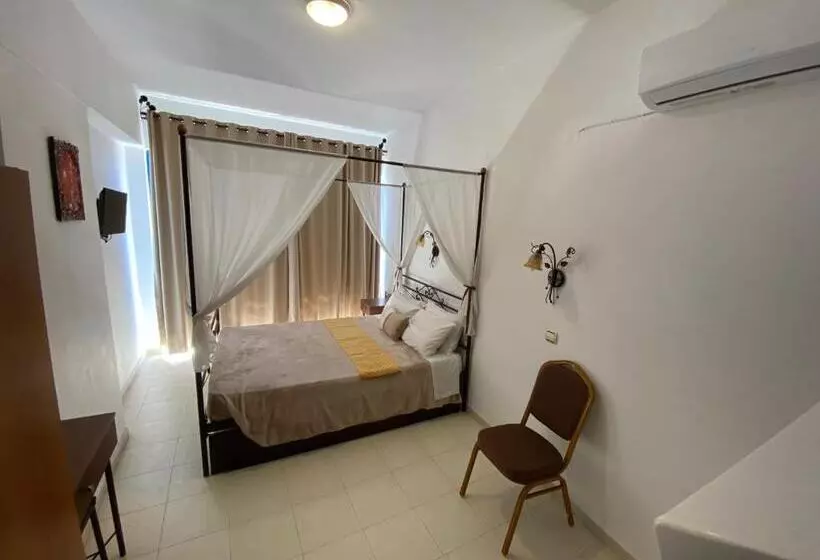 اتاق استاندارد سه تخته با چشم‌انداز باغ, Anastasia Studios, Apartments & Suites