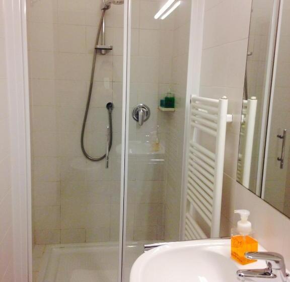 اتاق استاندارد سه نفره, B&b Entro Le Mura