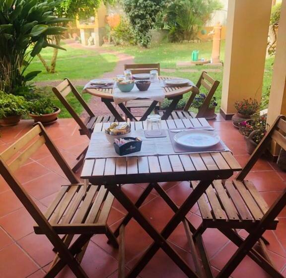 غرفة قياسية ثلاثية, West Coast