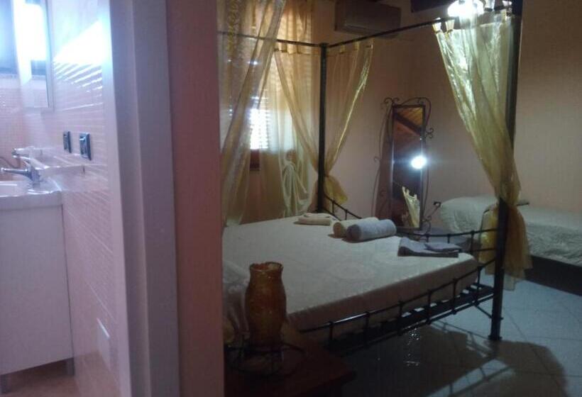 غرفة قياسية ثلاثية, West Coast