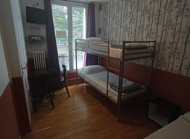 ルームシェアのワンベッド, Caulaincourt Montmartre By Hiphophostels