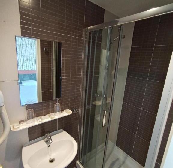 スタンダード４人部屋, Caulaincourt Montmartre By Hiphophostels