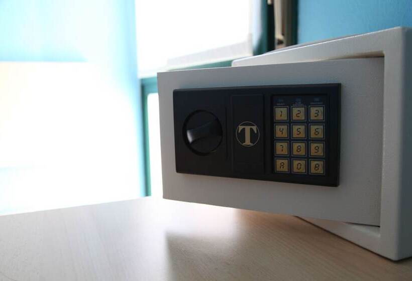 Chambre Standard Individuelle, Central Hostel Bg