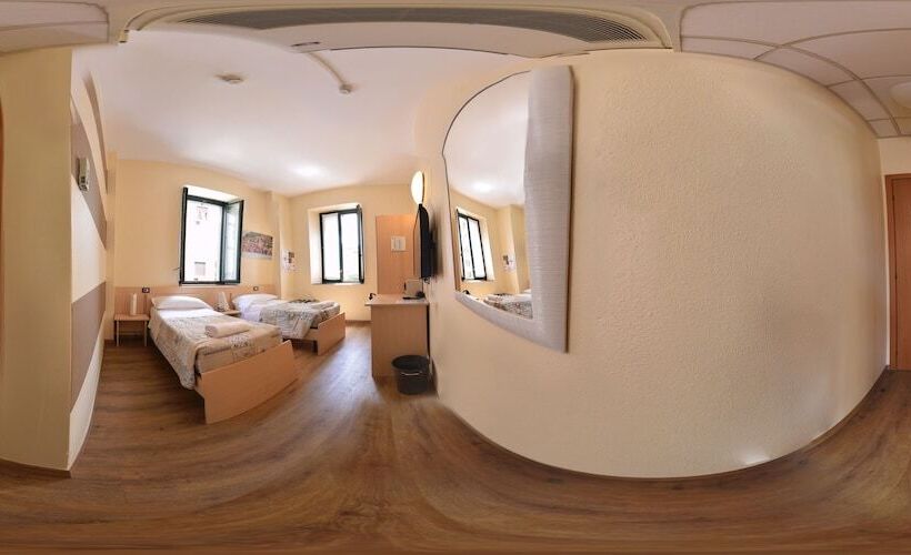 Chambre Standard, Central Hostel Bg