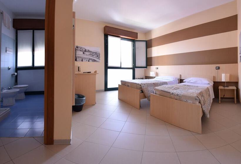 Chambre Standard, Central Hostel Bg