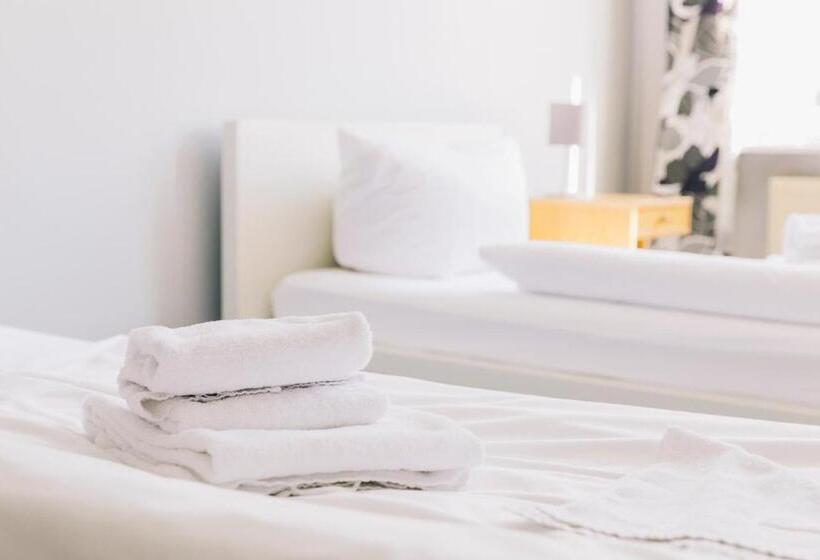 اتاق استاندارد با سرویس بهداشتی مشترک, St Christopher S Inn Berlin Alexanderplatz