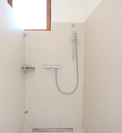 اتاق استاندارد با سرویس بهداشتی مشترک, Hostel Celica