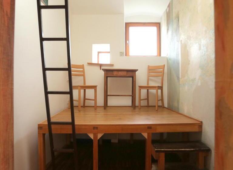 اتاق استاندارد یک نفره, Hostel Celica