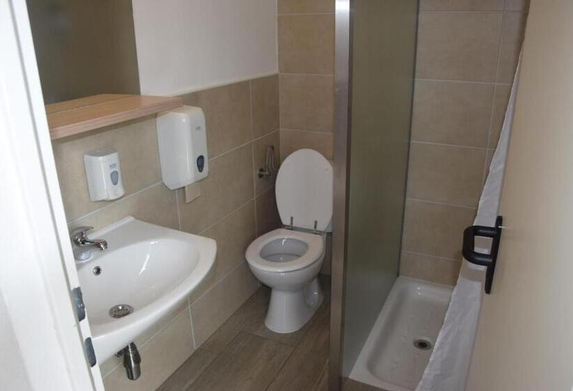 اتاق ساده سه نفره, Hostel Panorama Portorož