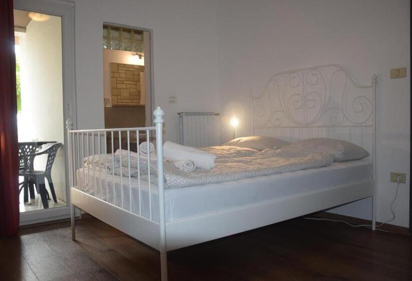 اتاق ساده سه نفره, Hostel Panorama Portorož