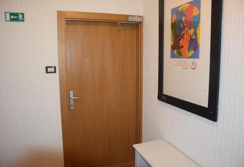 اتاق کلاسیک چهارنفره, Hostel Panorama Portorož