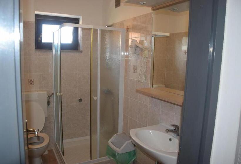 اتاق استاندارد چهار تخته, Hostel Panorama Portorož