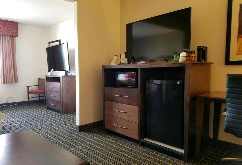 带大床的套房, Best Western Plus Eagleridge Inn & Suites