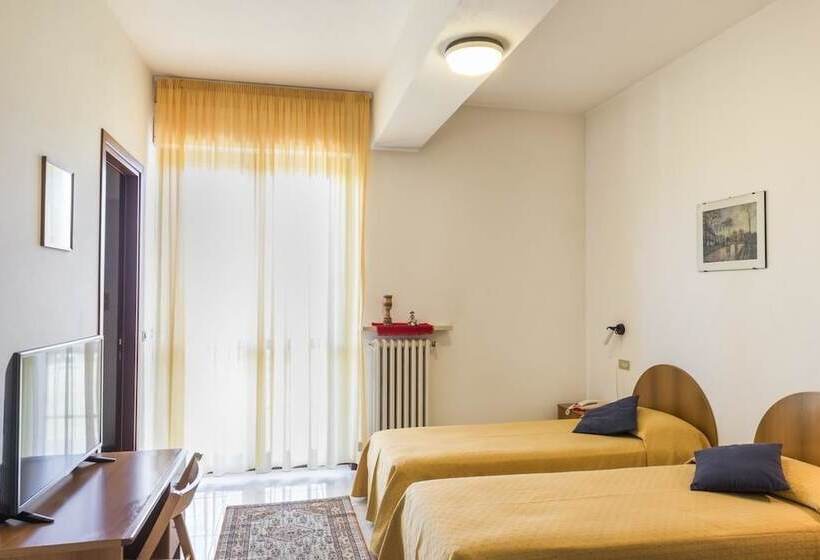 Номер Стандарт Индивидуальный, Cristina