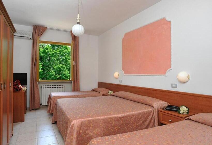 Номер Стандарт Трехместный, La Meridiana